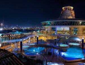 cruise-top-deck